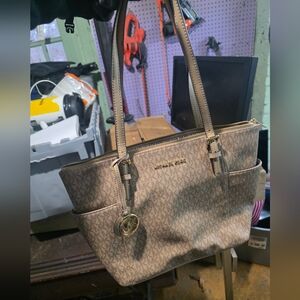 Michael Kors Jet Set Purse